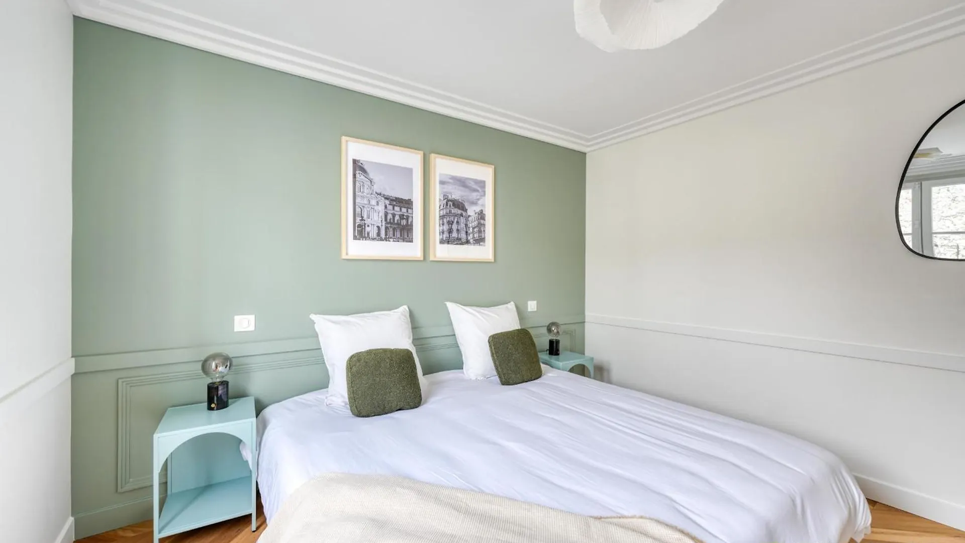 Apartment Charming 2-Bedroom With Living Room 47 M Paris 9E