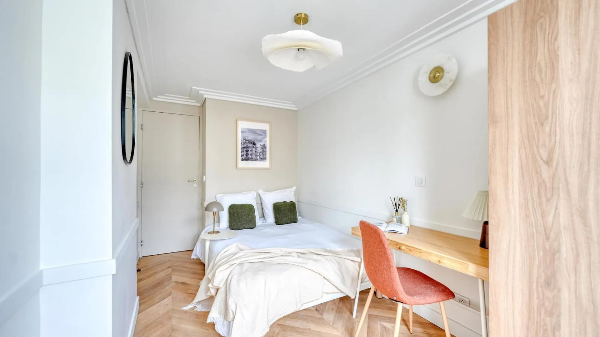 Charming 2-Bedroom With Living Room 47 M Paris 9E