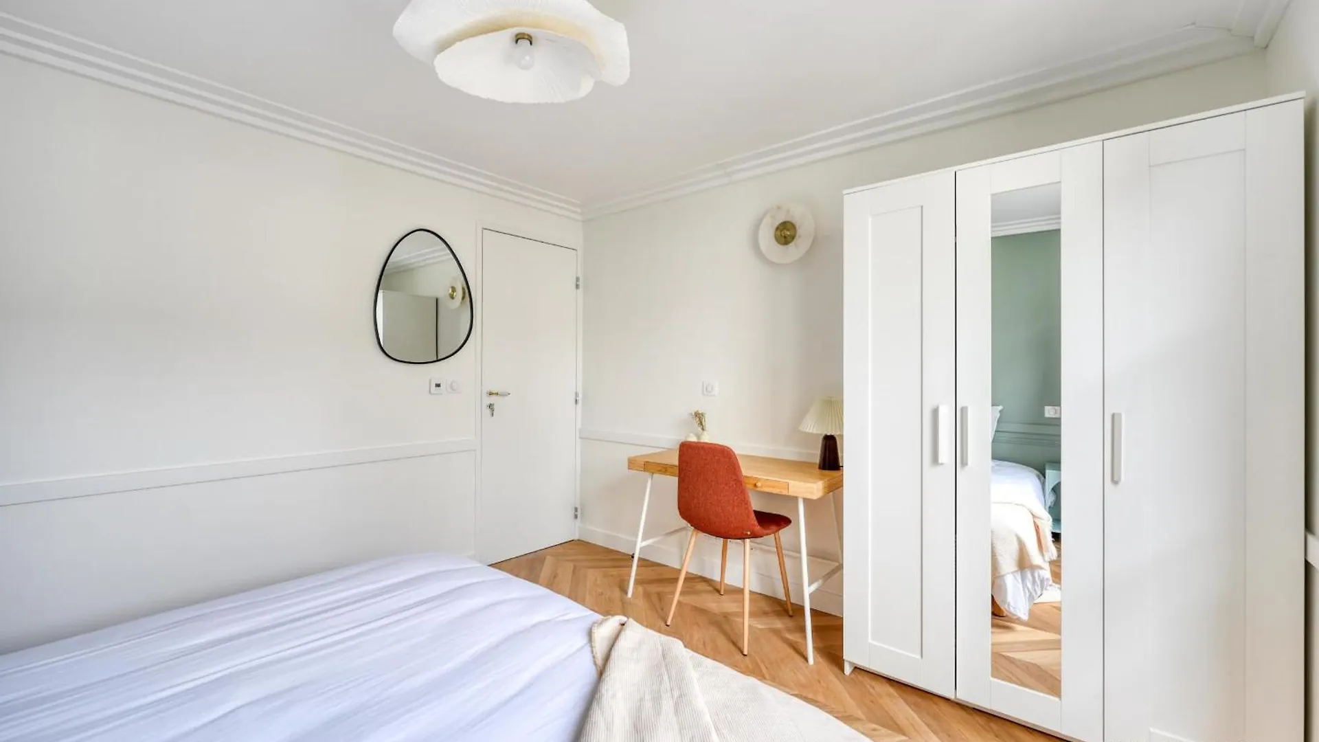 Apartment Charming 2-Bedroom With Living Room 47 M Paris 9E