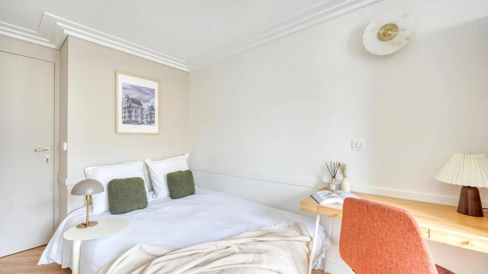 Charming 2-Bedroom With Living Room 47 M Paris 9E