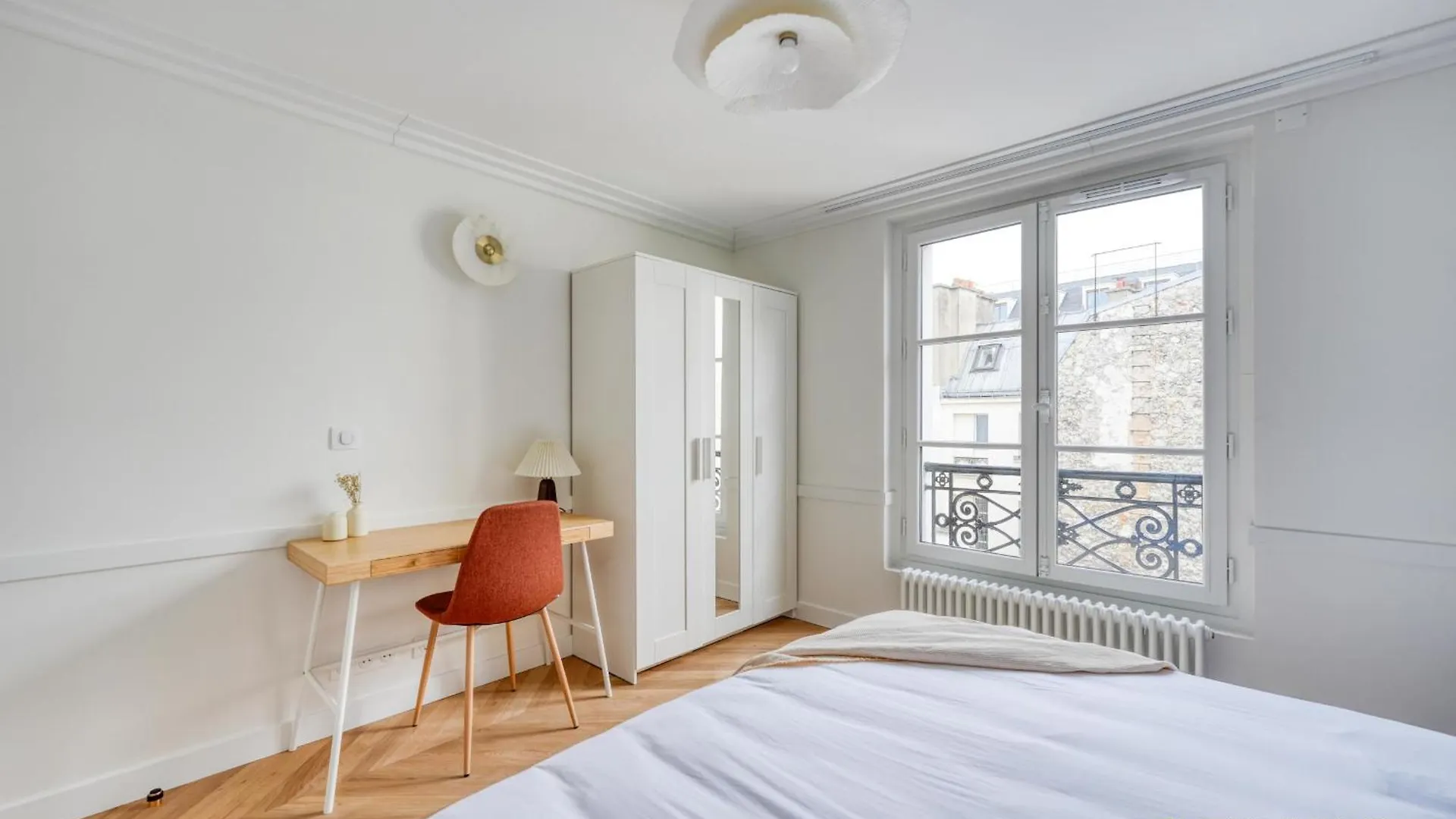 Apartment Charming 2-Bedroom With Living Room 47 M Paris 9E