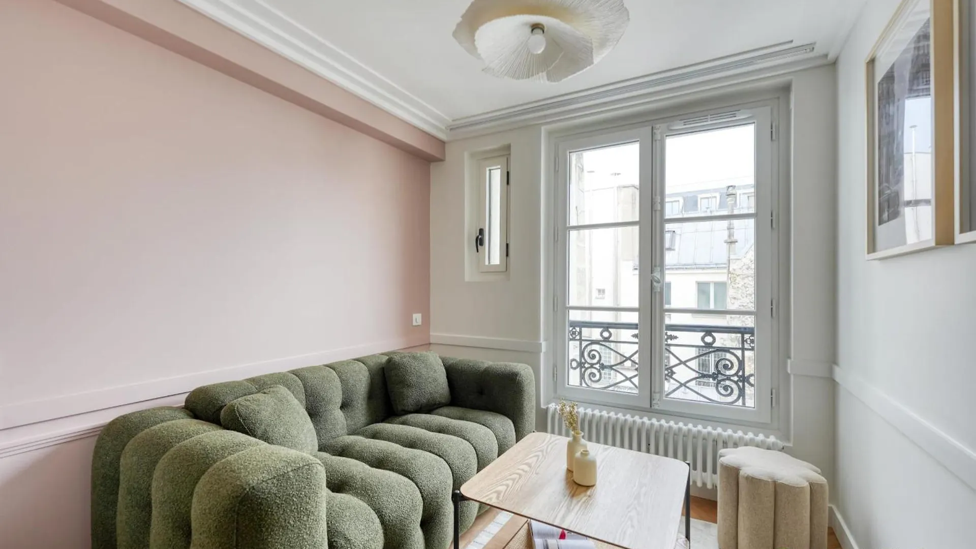 Charming 2-Bedroom With Living Room 47 M Paris 9E
