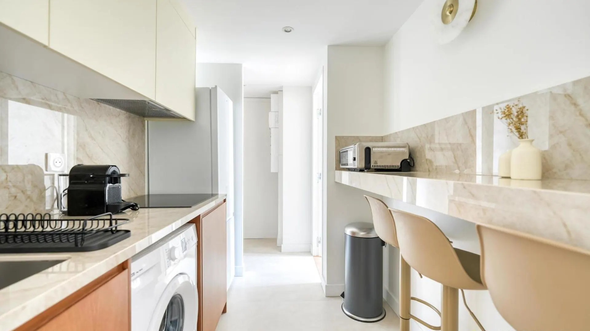 Apartment Charming 2-Bedroom With Living Room 47 M Paris 9E